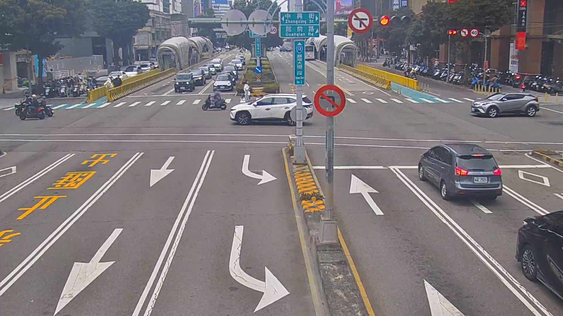 台中市北區臺灣大道/館前路(右側車流往台中交流道)