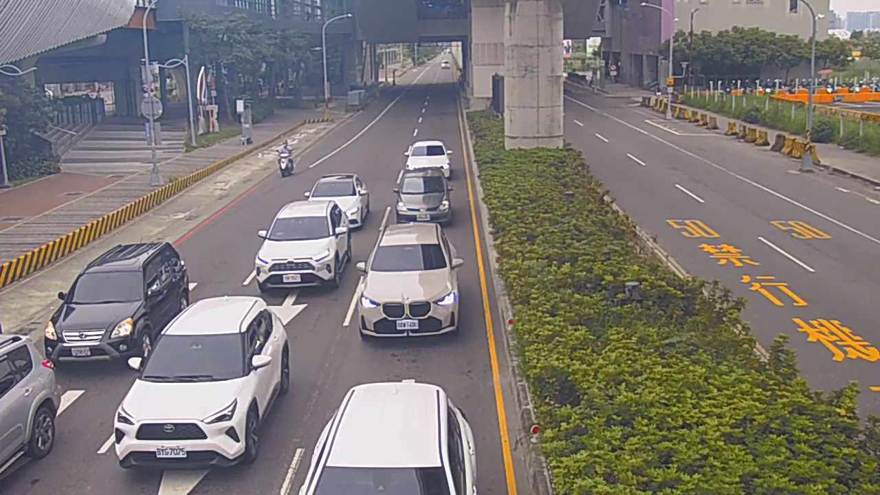 台中市道路 [02206]建國北路/大慶街(右側車流往環中路) Jianguo N. Rd./Daqing St.(Right side Traffic flow to Huanzhong Rd.)