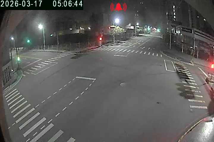 安和路/朝馬路(右側車流往臺灣大道)