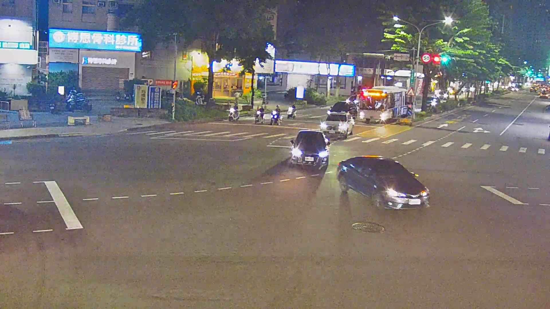 中清路/五權路(右側車流往文心路)
