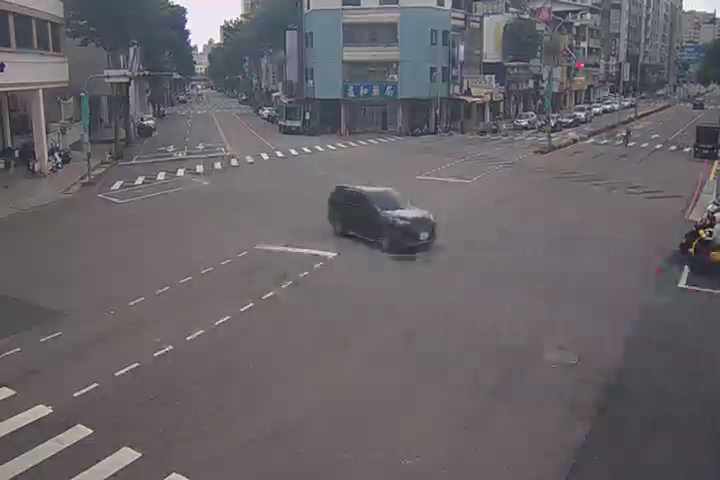 五權路/學士路 (右側車流往中清路)Wuquan Rd./Xueshi Rd.(Right side Traffic flow to Zhongqing Rd.)