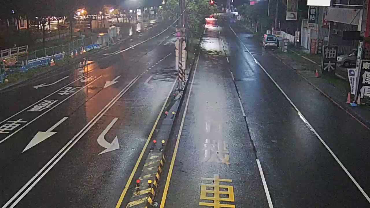 松竹路/環中東路(右側車流往北屯路)