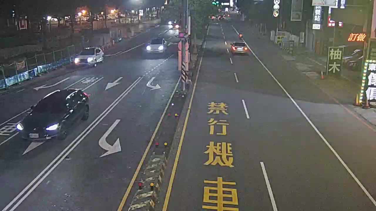 松竹路/環中東路(右側車流往北屯路)