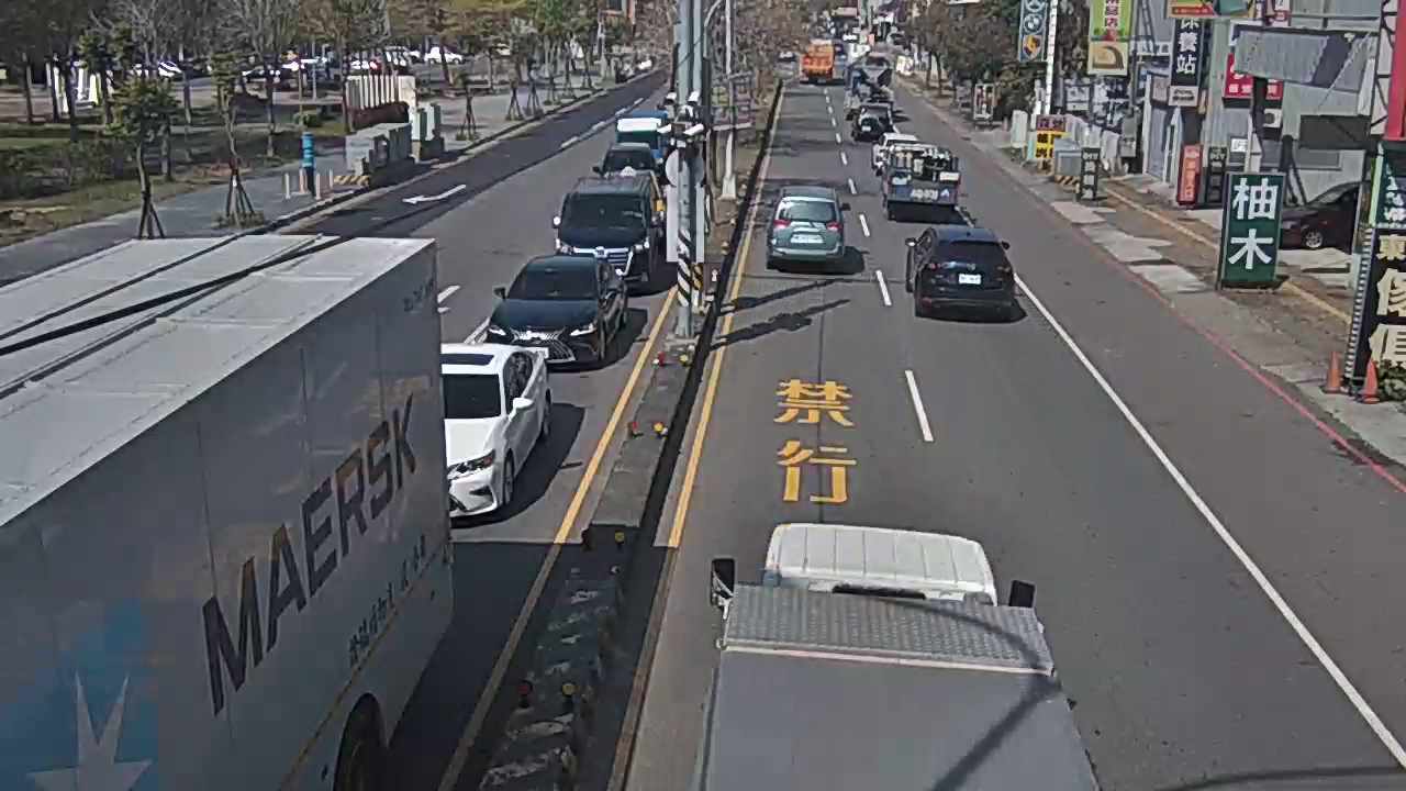 松竹路/環中東路(右側車流往北屯路)