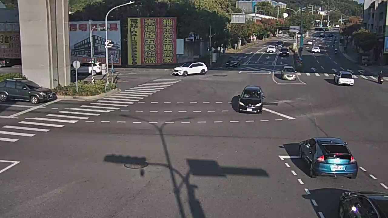 松竹路/環中東路(右側車流往東山路)