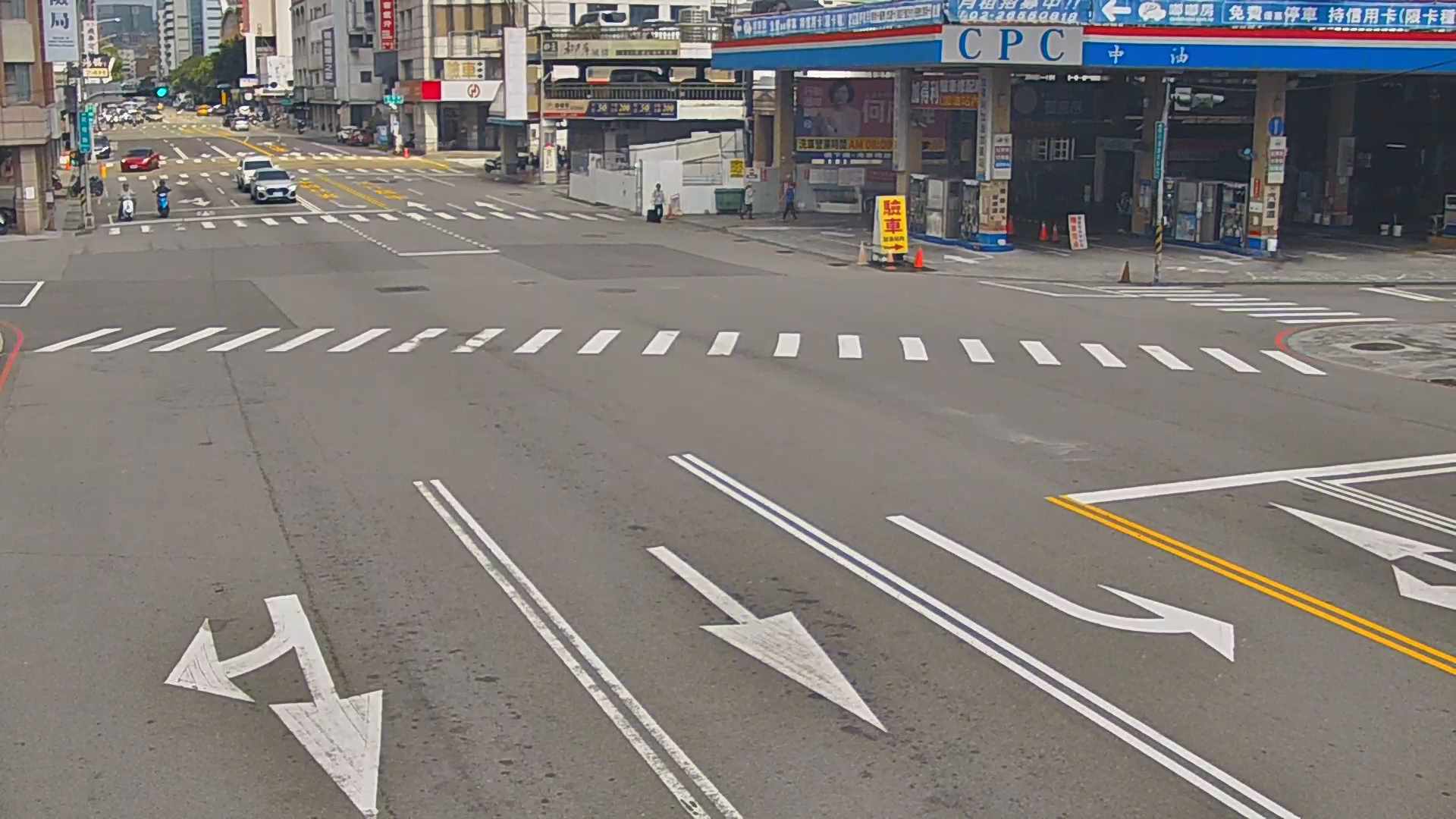 民權路/柳川東路(右側車流往向上路)Minquan Rd./ Liuchuan E. Rd.( Right side Traffic flow to Xiangshang Rd.)