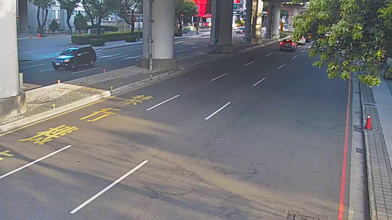 文心南路/文心南五路(右側車流往五權西路)