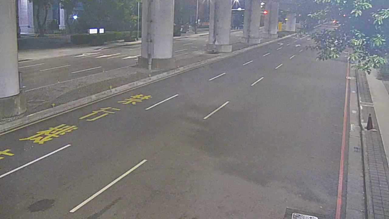 文心南路/文心南五路(右側車流往五權西路)