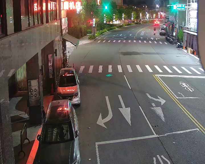 台中市東區忠孝路/振興路(右側車流往建成路)