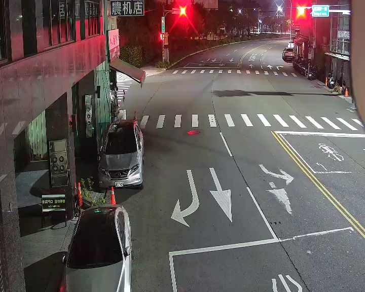 忠孝路/振興路(右側車流往建成路) Zhongxiao Rd/Zhenxing Rd(Right side Traffic flow to Jiancheng Rd)