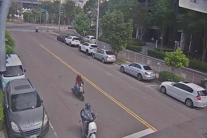 四平路/四平路568巷(右側車流往環中路)