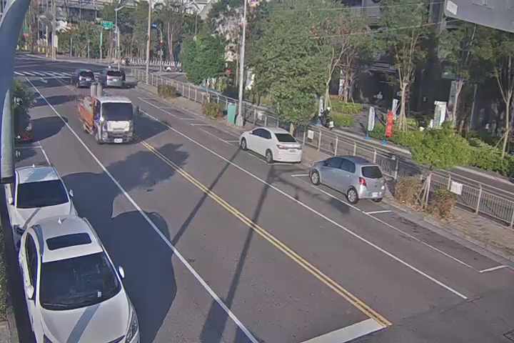 四平路/四平路568巷(右側車流往環中路)