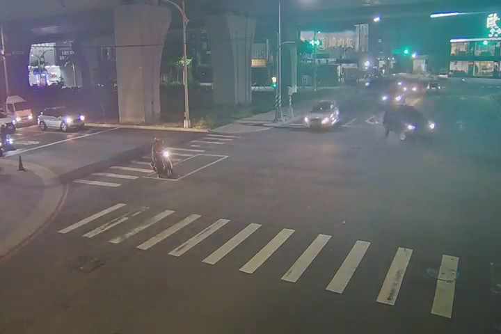 崇德十路/環中路(右側車流往雅潭路)