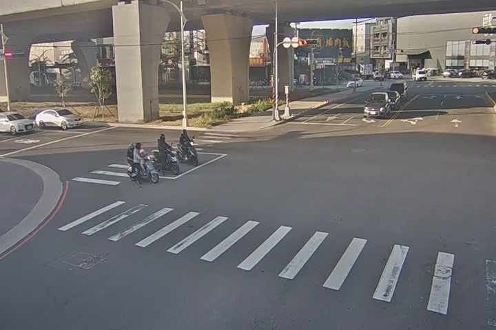 崇德十路/環中路(右側車流往雅潭路)