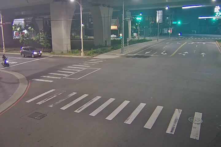 崇德十路/環中路 (右側車流往雅潭路) Chongde 10th Rd./Huanzhong Rd.( Right side Traffic flow toYatan Rd.)