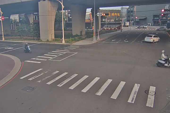 崇德十路/環中路 (右側車流往雅潭路) Chongde 10th Rd./Huanzhong Rd.( Right side Traffic flow toYatan Rd.)