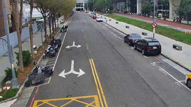 南興三路/北屯路426之8巷(右側車流往松竹車站)