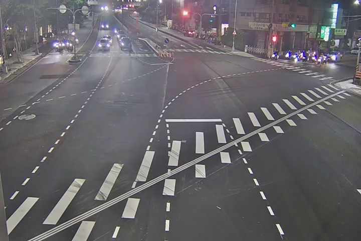 向上路/忠勇路(右側車流往龍井)