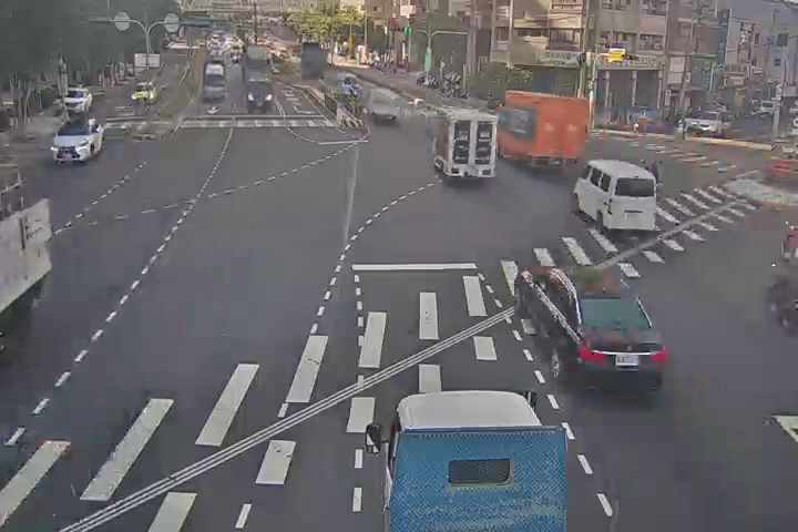 向上路/忠勇路(右側車流往龍井)