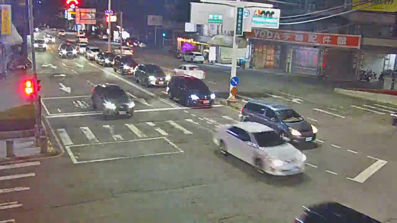 五權南路/高工路(右側車流往中投公路)