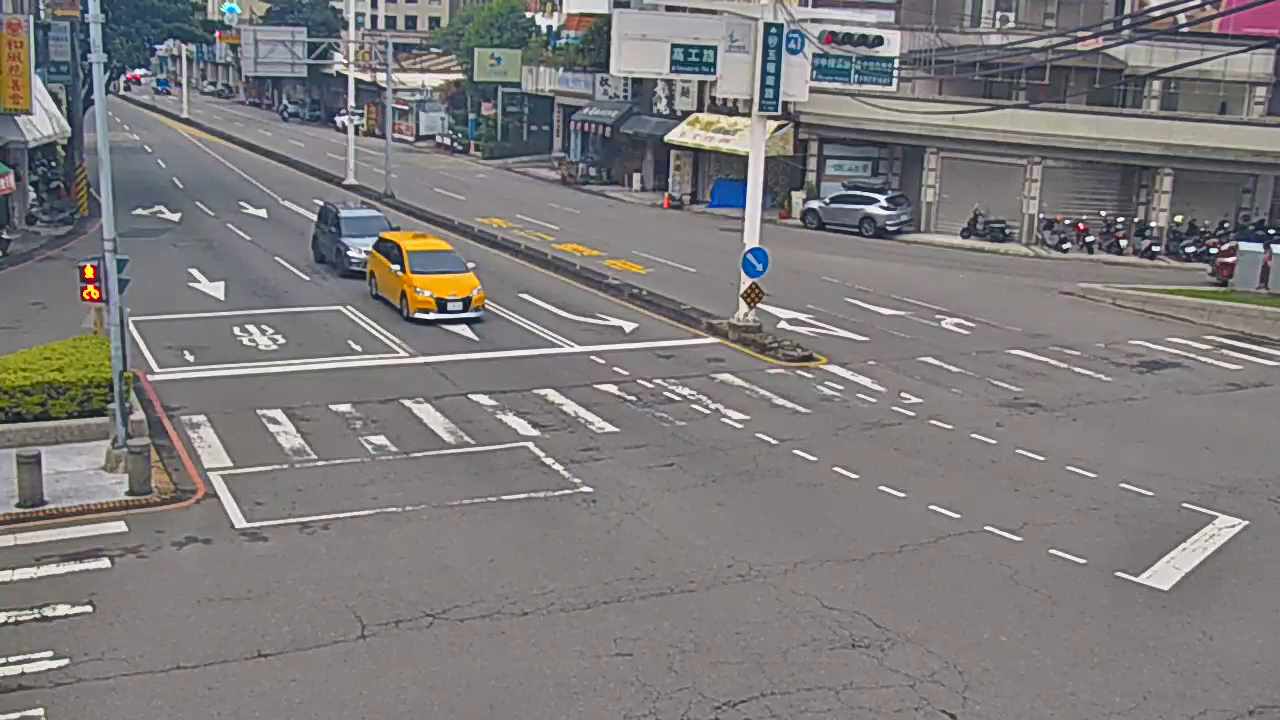 台中市南區五權南路/高工路(右側車流往中投公路)