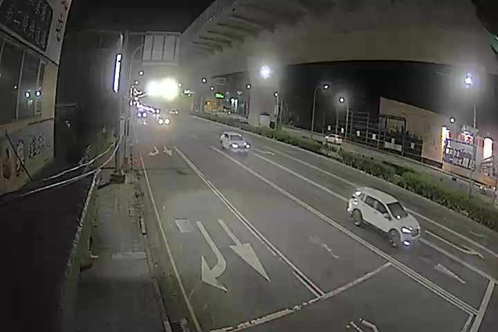 環中東路/松竹路 (車流往東山路) Huanzhong E.Rd./Songzhu Rd.(Traffic flow to Dongshan Rd.)