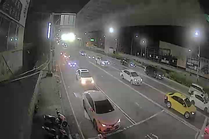 環中東路/松竹路 (車流往東山路) Huanzhong E.Rd./Songzhu Rd.(Traffic flow to Dongshan Rd.)