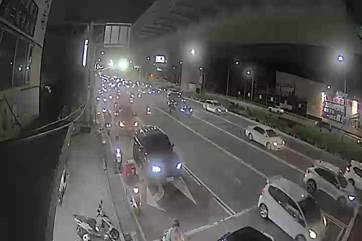環中東路/松竹路 (車流往東山路) Huanzhong E.Rd./Songzhu Rd.(Traffic flow to Dongshan Rd.)