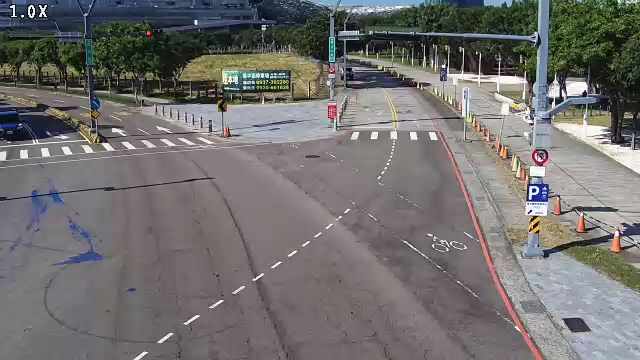 凱旋路/僑大八街 (右側車流往經貿五路) Kaixuan Rd./Qiao Da 8th St. (Right side Traffic flow to Jingmao 5th Rd.)