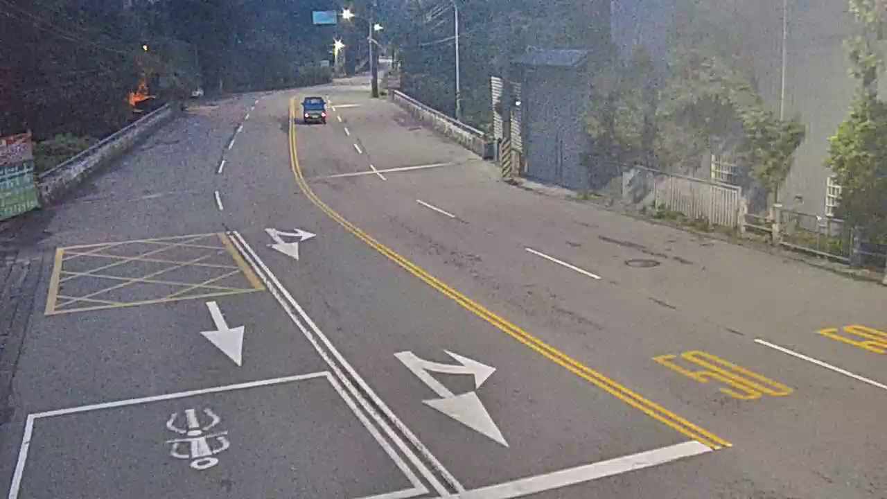 台中市道路 [06013]東山路/大湖巷(右側車流往大坑圓環),Dongshan Rd/Dahu Lane (Right side Traffic flow to Dakeng round about) 距離4.2公里