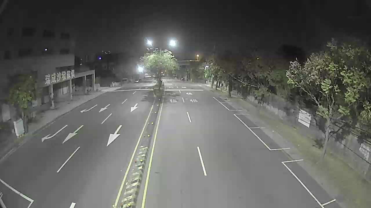 松竹路/松竹一路(右側車流往環中東路)