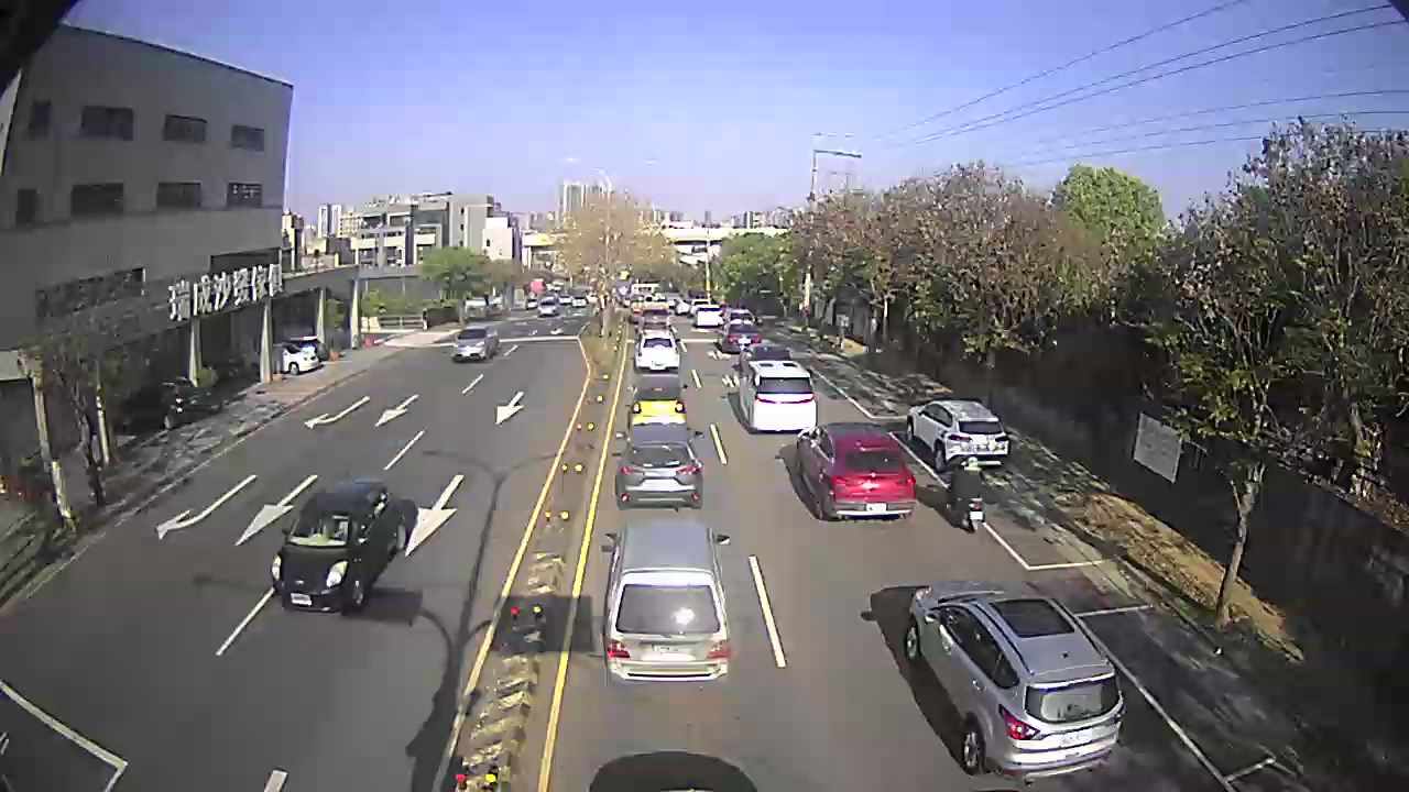 松竹路/松竹一路(右側車流往環中東路)