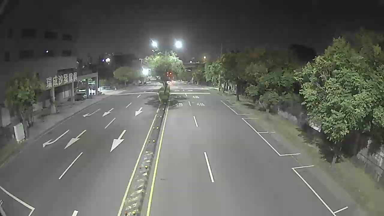 松竹路/松竹一路(右側車流往環中東路)