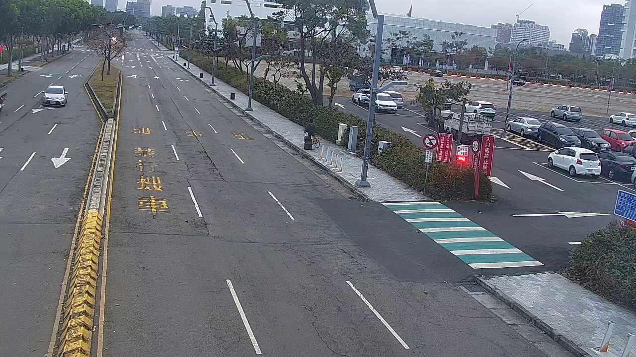 經貿路/河南路(右側車流往環中路)