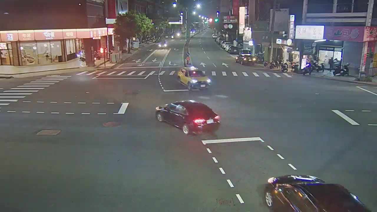 青海路/河南路(右側車流往文心路)