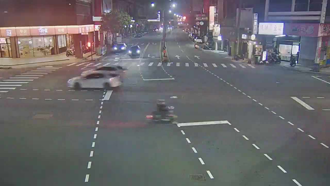 青海路/河南路(右側車流往文心路)