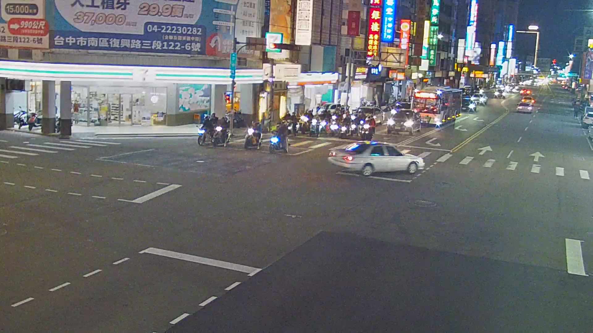 台中路/復興路(右側車流往建成路)