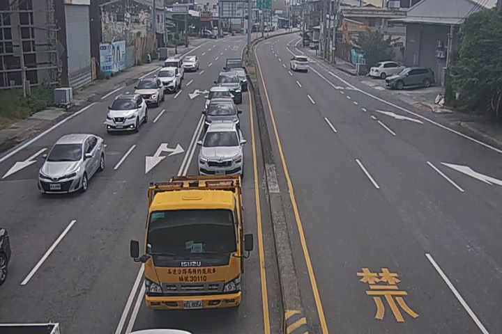 豐勢路/國豐路(右側車流往豐原) Fengshi Rd/Guofeng Rd (Right side Traffic flow to Fengyuan)