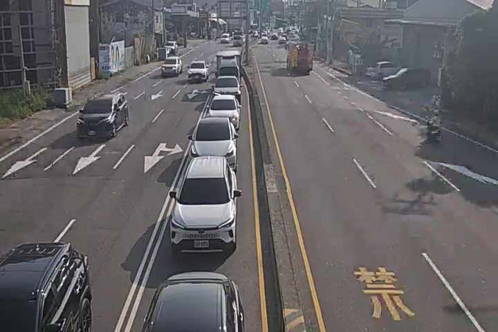 豐勢路/國豐路(右側車流往豐原) Fengshi Rd/Guofeng Rd (Right side Traffic flow to Fengyuan)