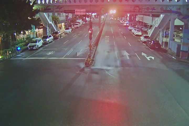 台中市北區北屯路/健行路口(右側車流往崇德路)