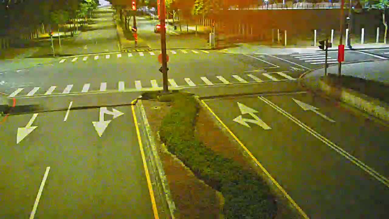 凱旋路/黎明路(右側車流往經貿五路)