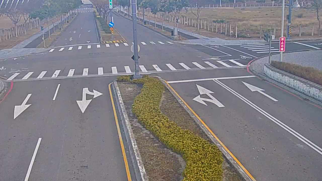 凱旋路/黎明路(右側車流往經貿五路)