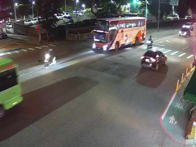經補路/東山路(右側車流往祥順路)